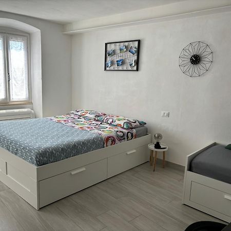 קלוזאנה סול לאגו Chez Ary: Sulla Strada Del Lago מראה חיצוני תמונה